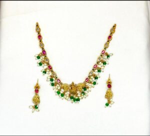 Matte Finishing with green stones short neckles HSN01